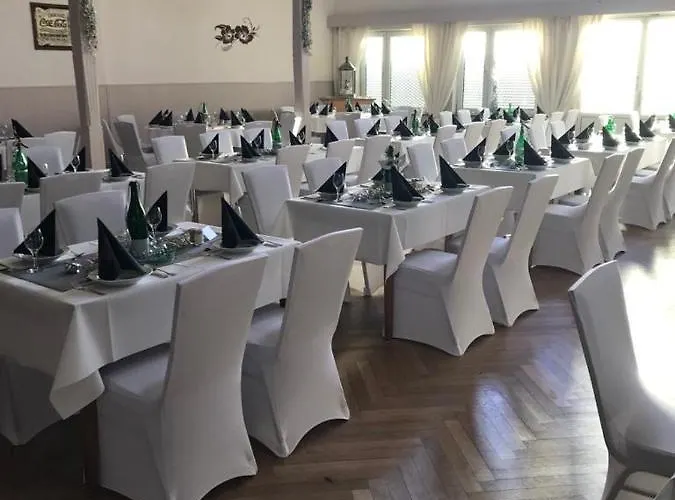 Hademarscher Hof Hotel *